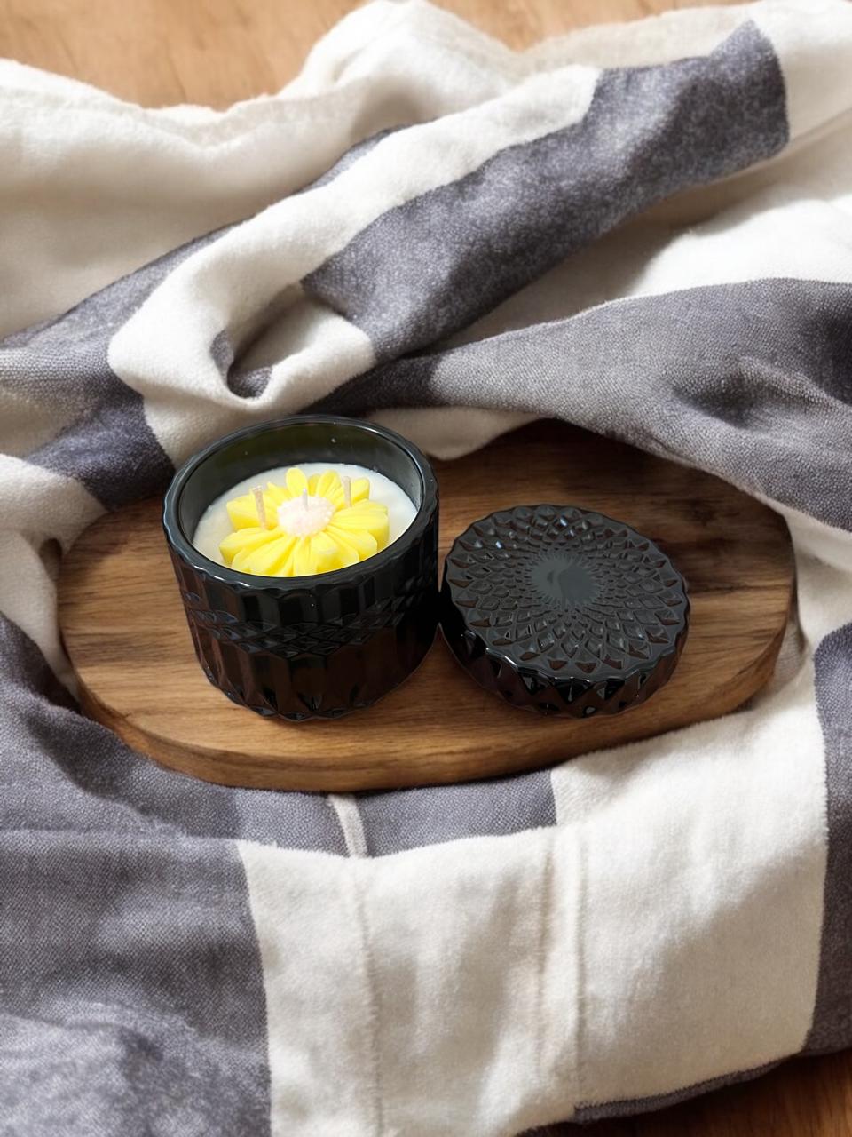 Black Diamond Jar Scented SoyCandle-Peony