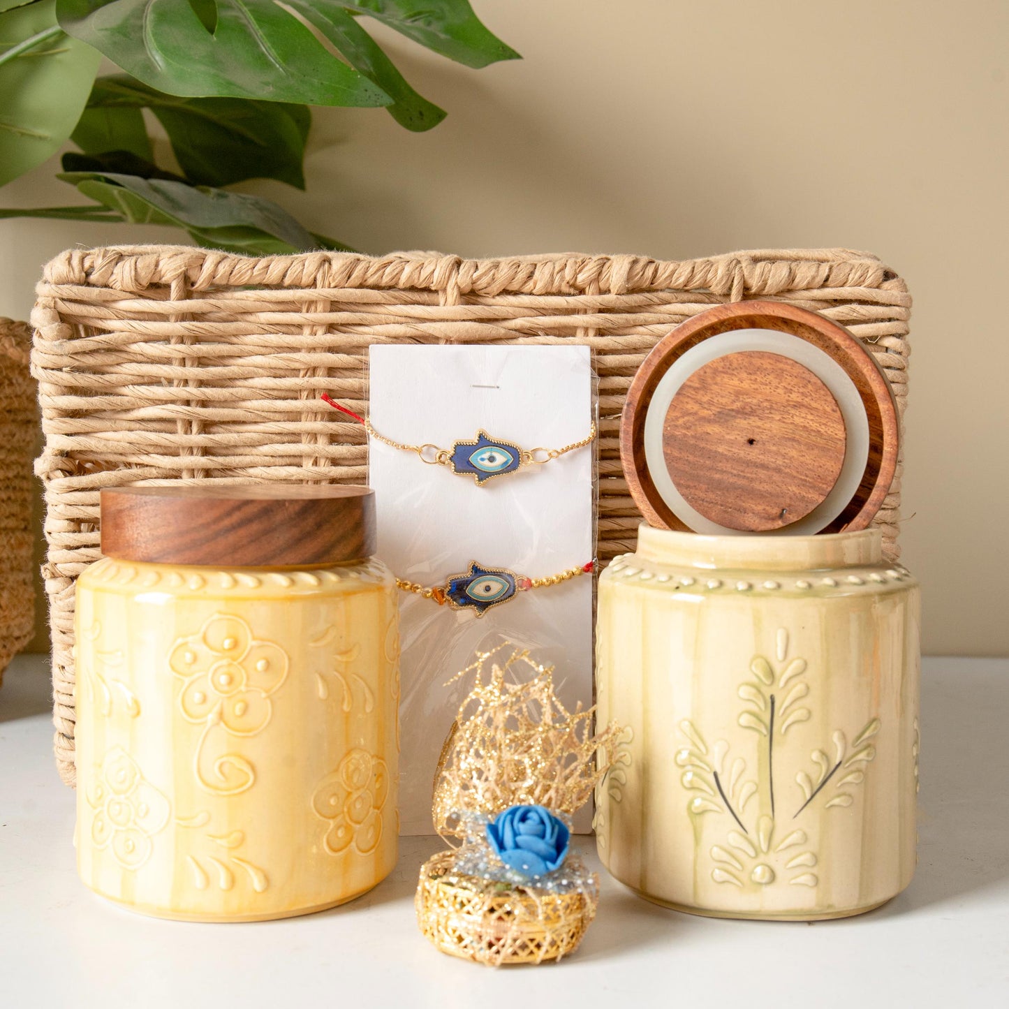 Family ties rakhi hamper