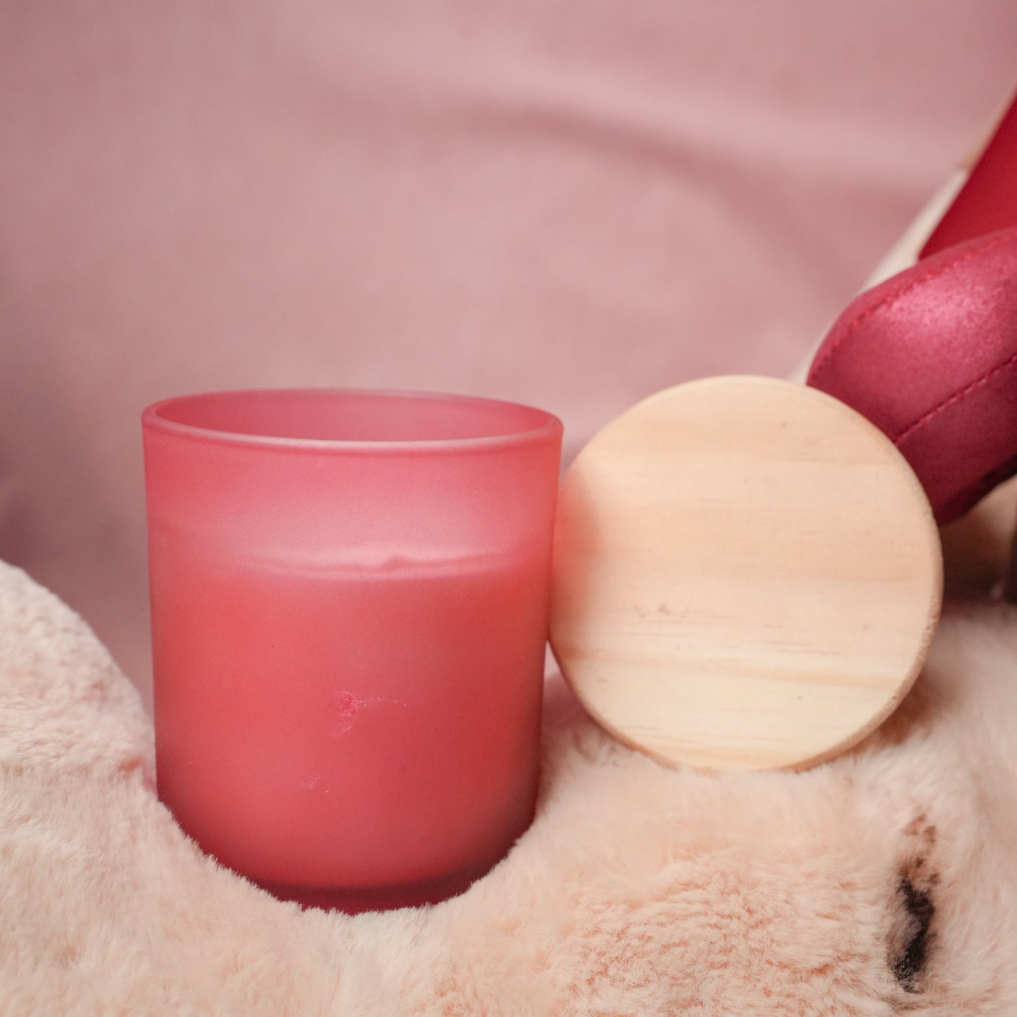 Velvet Ember Candle – Luxury Red Glass Candle | Artecasa