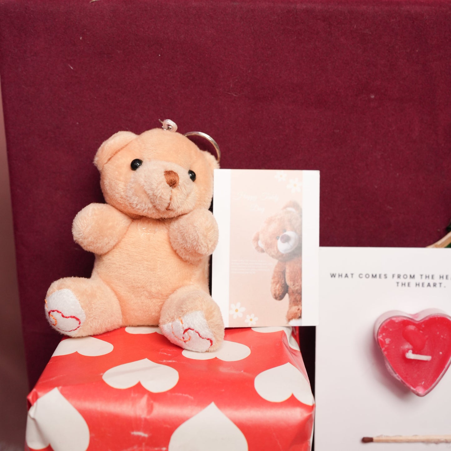 Perfect Valentine Gift Box – 7 Days of Love Hamper (Set of 8) | ArteCasa