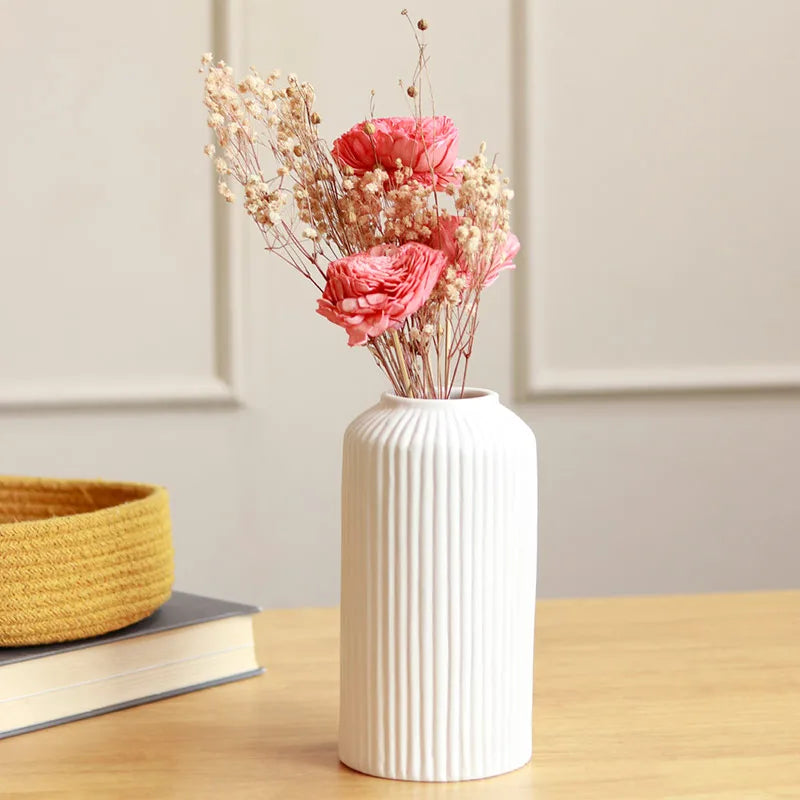 Snow White vase with harmony bunch