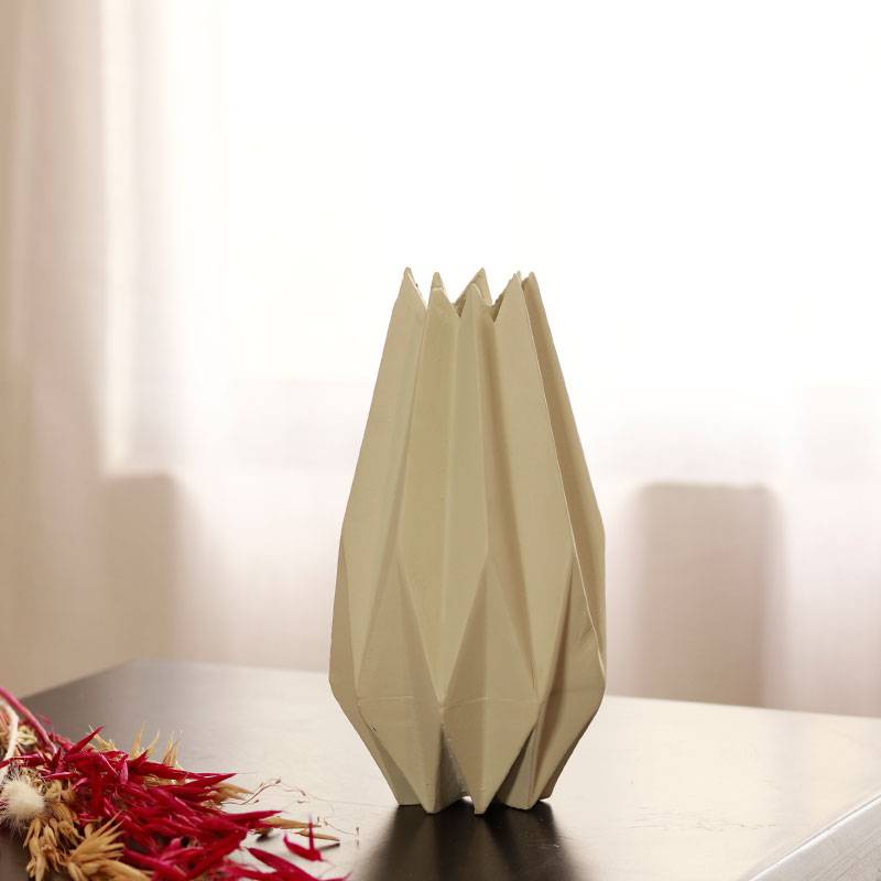 Geometrical zen vase white with cherry charm bunch