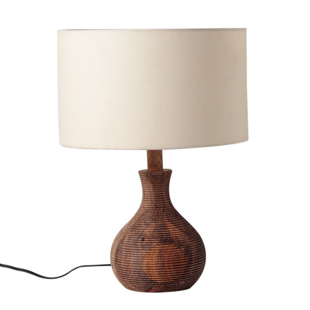 "Matka Ribbed" sheesham wood table lamp with off-white shade