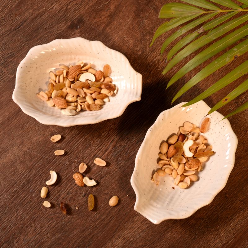 stoneware matte finish leaf shape dry fruits serving platter(Set of 2)