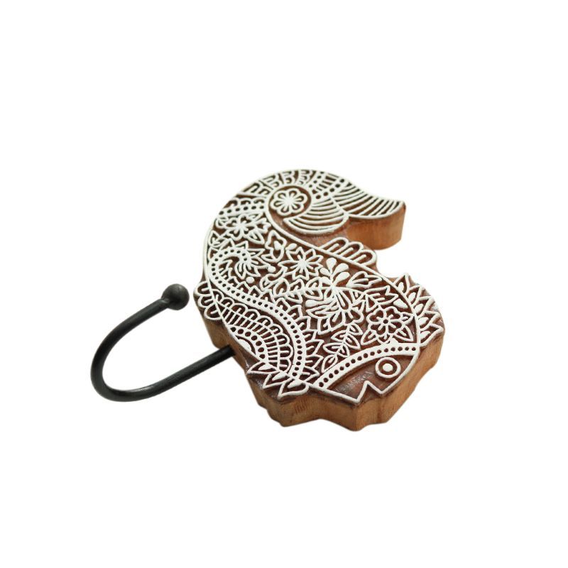 Unrael India "Madhubani Fish" hand carved wooden block key holder in Mango Wood