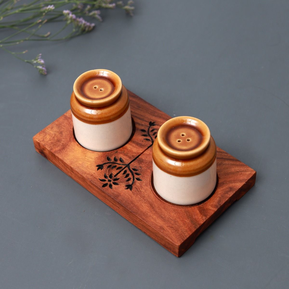 "Royal Garnishers" ceramic Salt & Pepper shaker with sheesham wood base tray